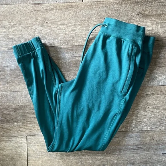 Gilly Hicks Sweatpants Joggers & Sweatshirt Hoodie Set - Picture 2 of 10